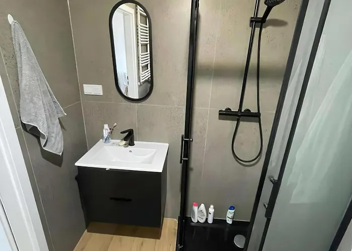 4chi - Wiktoryn House *